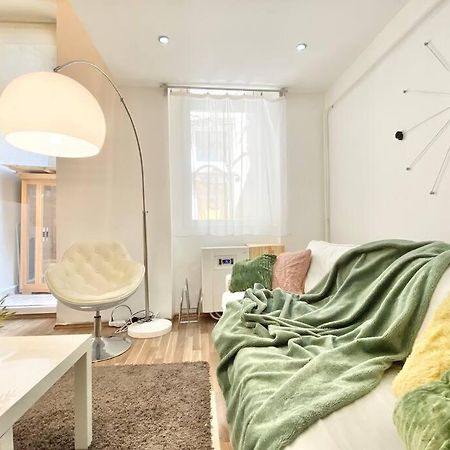 Stay Cool! Apartment With Sauna And Private Garden Budapest Eksteriør billede