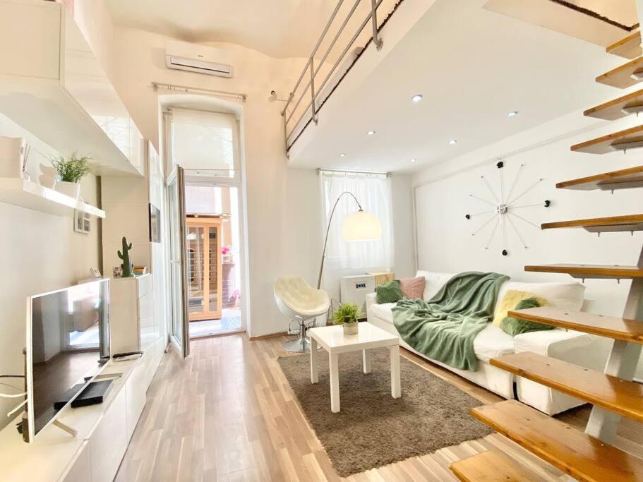 Stay Cool! Apartment With Sauna And Private Garden Budapest Eksteriør billede